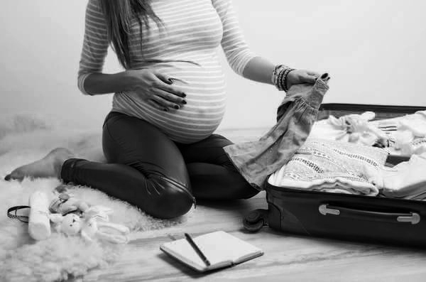 Liste de contrôle pour l’accouchement : ce que vous devez préparer avant le grand jour *